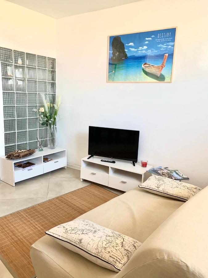 Haut De Villa Entre Mer Et Campagne Hyères Екстериор снимка