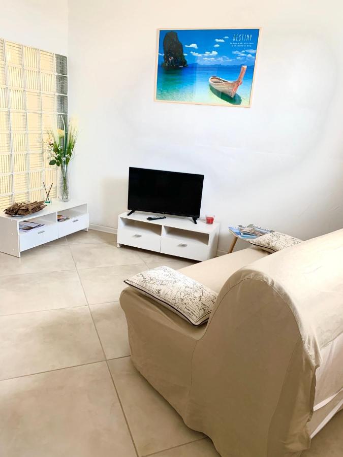 Haut De Villa Entre Mer Et Campagne Hyères Екстериор снимка